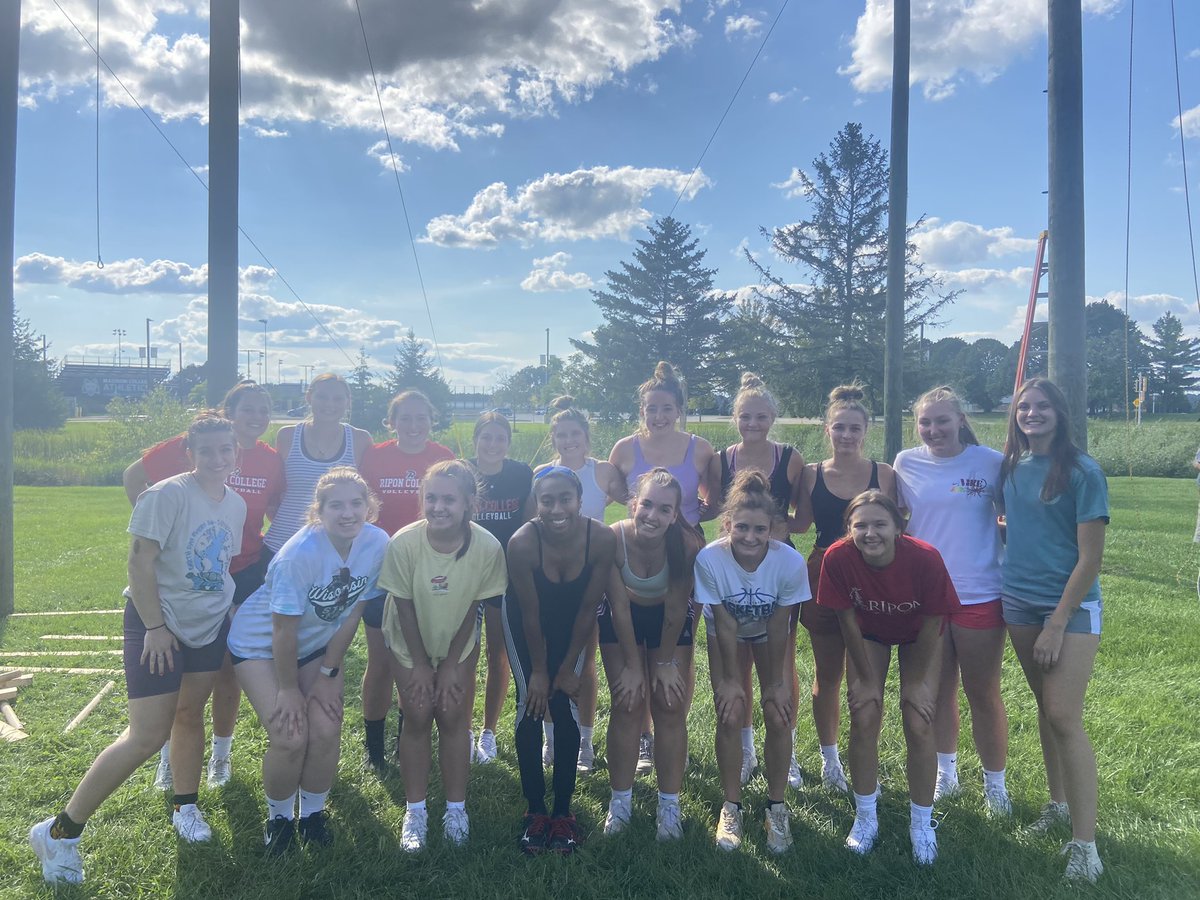 RiponCollegeVB's tweet photo. Building crate towers and teammate connections.  RCVB team building 2022. https://t.co/Jfv4s3MNX2