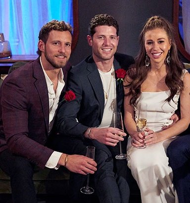 ninabubblygum's tweet photo. i kind of wish gabby could end up with jason AND erich

#TheBachelorette https://t.co/P2FfwSOHBM