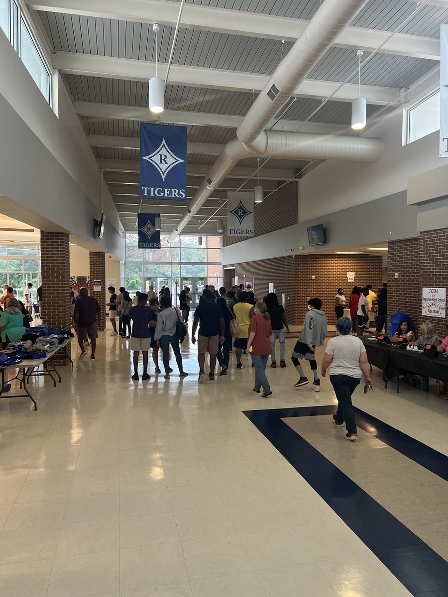 QBAP_Glenn's tweet photo. Open House was a success!!! Thanks to the students, staff, and parents for being engaged with all that @Ragsdale_RHS has to offer…#Engaged @GCSchoolsNC @WhitneyOakley93 @GetSmartEdu #JGibson #CDunlap https://t.co/iZfWJxFoEU