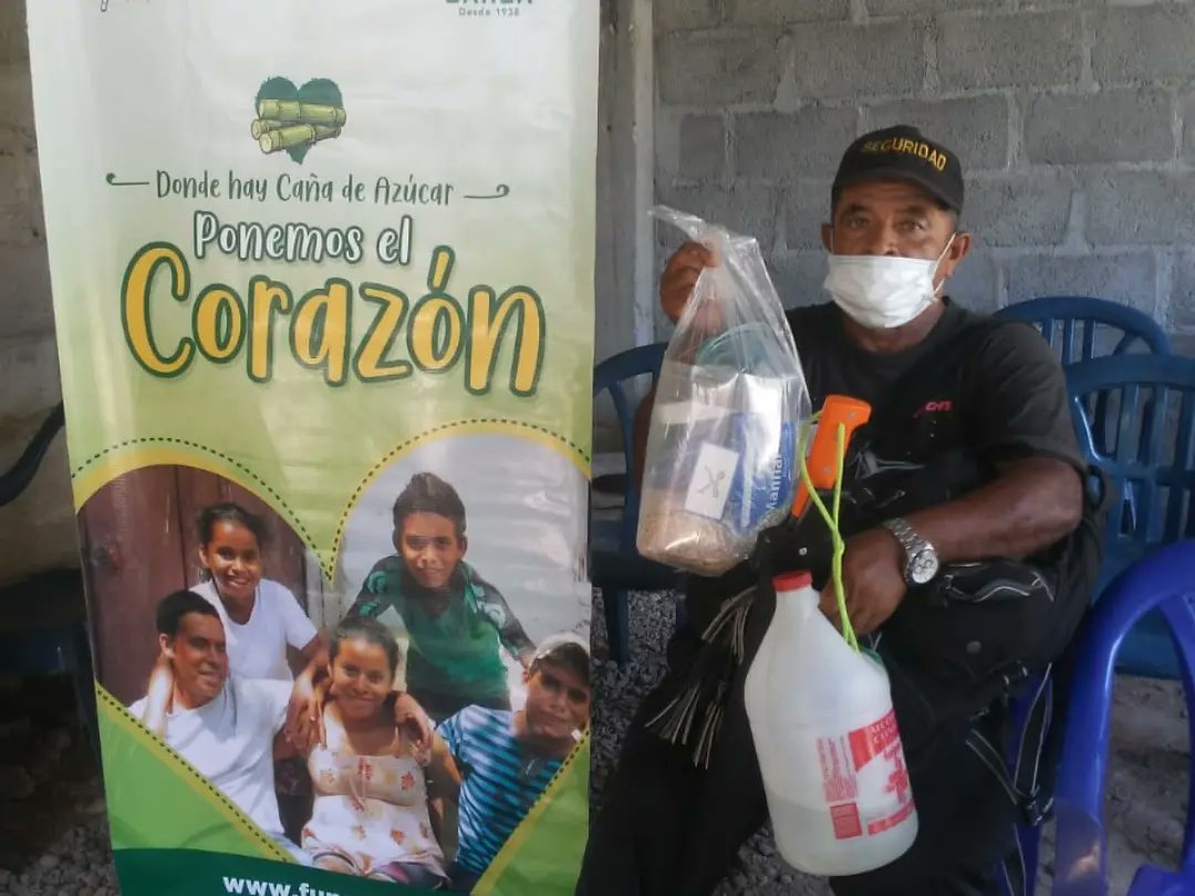con Compañía Azucarera Hondureña S.A. y siempre en alianza con Cepudo -FFTP realizamos la entrega de insumos varios y alimentos para 400 familias que residen en la Col. Colinas de Suiza y Dos Caminos, en el Municipio de Villanueva, Cortés.
#DulceVida
#SomosFunazucar
