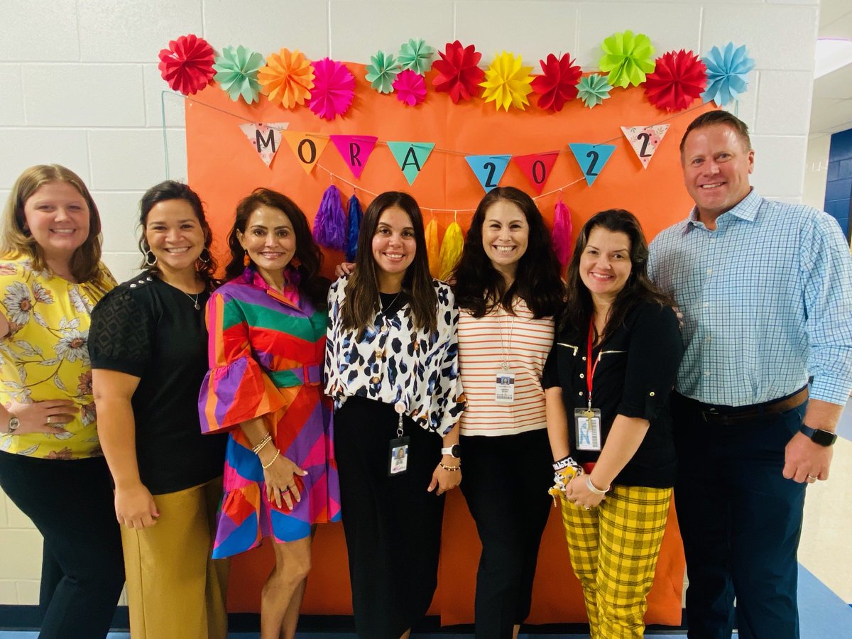 LorenaJeter's tweet photo. First day of the 2022-2023 school
year for the @NISDMoraES
specialists!! Excited for a fantastic
year with these wonderful people 🤩
@CEsquivel_NISD ⁦@SraDenny15⁩ ⁦@fel_craig⁩ ⁦@AScherwitz⁩ https://t.co/GmPX0VIHMM