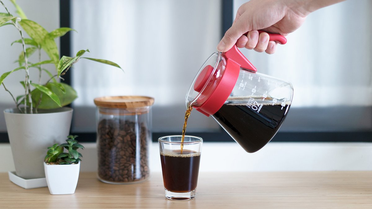 HarioHongKong's tweet photo. ~NEW~ V60 Coffee Server 700ml
V60舒適咖啡壺-02
This coffee server comes with measurement lines showing the amount needed for each number of cups, making it easy to brew the right amount.
The lid can be placed upside down to catch drips.
#hariohk #V60 #CoffeeServer #VCS02RREX https://t.co/8md5iOtakX