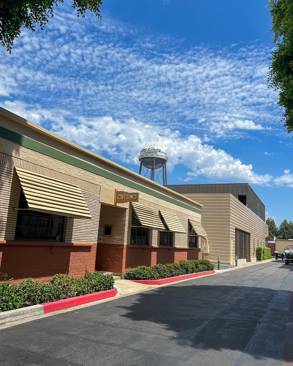 YesItsLynette's tweet photo. Burbank, Hollywood, Anaheim, Newport 🌴 Highlights from an eventful few days ☀️ https://t.co/0wrljn2Zz2