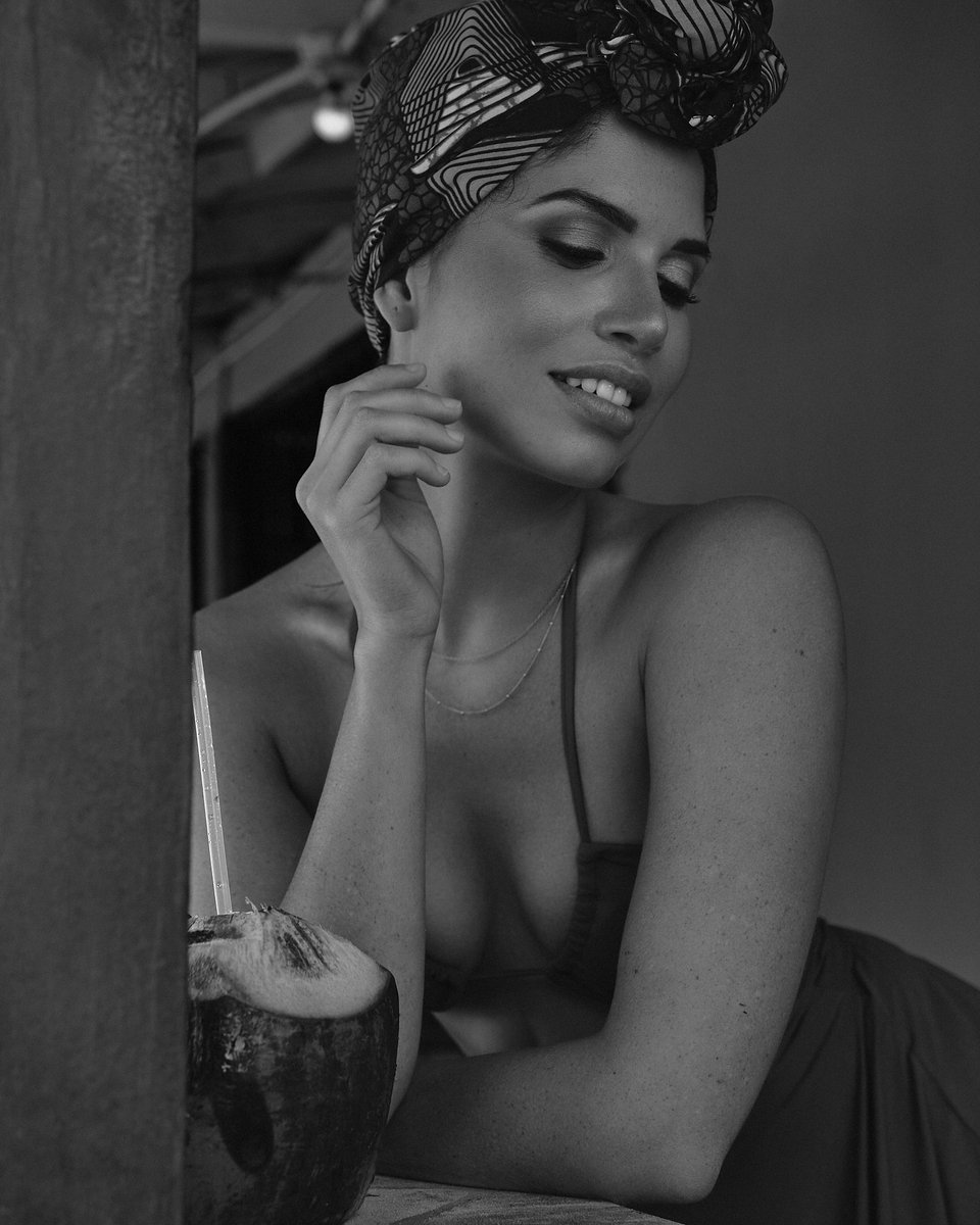 shaggydelvalle's tweet photo. Aventurando con #NataliaColon (#gmodelspr) encontramos este negocio en Piñones y, el resultado lo dice todo 🙏🔥
La 2da foto es mi favorita…creo😅
(Pd. No alcapurrias were harmed during this shoot. Un coco sí…)
https://t.co/5KXhhw13xg
https://t.co/P9xAFCMfcR https://t.co/PxudriFCuk