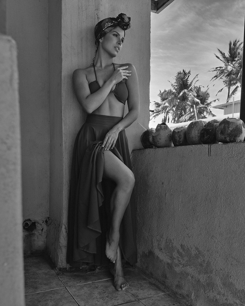 shaggydelvalle's tweet photo. Aventurando con #NataliaColon (#gmodelspr) encontramos este negocio en Piñones y, el resultado lo dice todo 🙏🔥
La 2da foto es mi favorita…creo😅
(Pd. No alcapurrias were harmed during this shoot. Un coco sí…)
https://t.co/5KXhhw13xg
https://t.co/P9xAFCMfcR https://t.co/PxudriFCuk