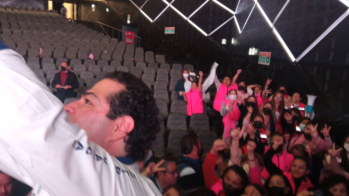 EV_EdoMex's tweet photo. @EnriqueVargasdV #EmpoderadasYValientes con Enrique Presentes! https://t.co/VrHcju1FyW