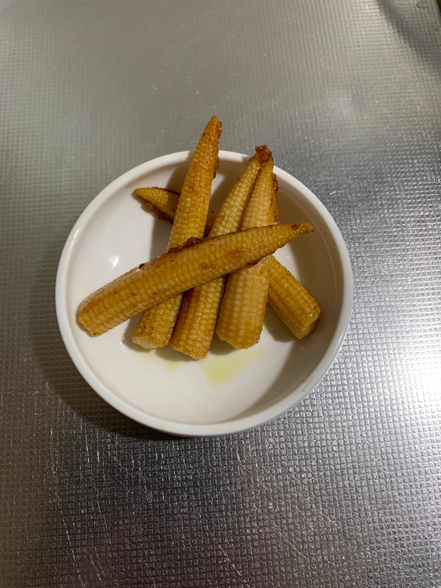 ＃酔っても作れる宅飲みおつまみ　からヤングコーンの唐揚げ
揚げが甘かったかなぁ💦
味付きとろろのふわとろチーズ焼きはもう美味しすぎだよ🤤  