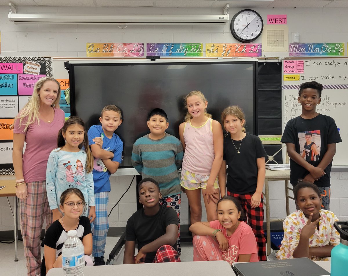 TranTeacher's tweet photo. Pajama Day was a hit with these fabulous 5th-grade leaders!   Thanks for all you do, @sunrisepark_pta !!
@MrsGloArt @ShineonSPES https://t.co/Y6m7ooYYTP