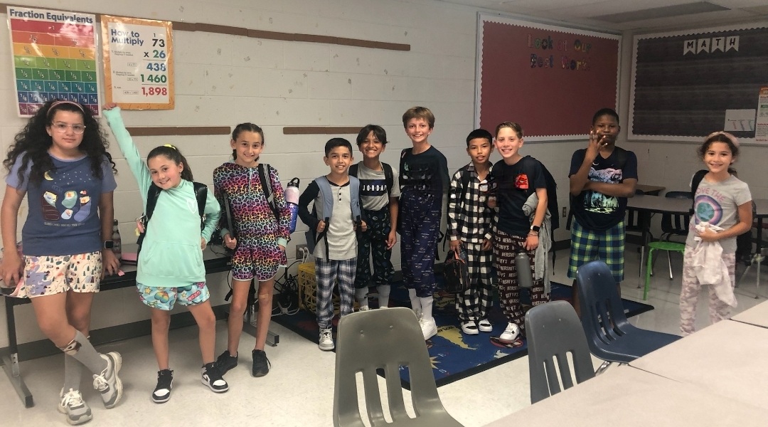 TranTeacher's tweet photo. Pajama Day was a hit with these fabulous 5th-grade leaders!   Thanks for all you do, @sunrisepark_pta !!
@MrsGloArt @ShineonSPES https://t.co/Y6m7ooYYTP