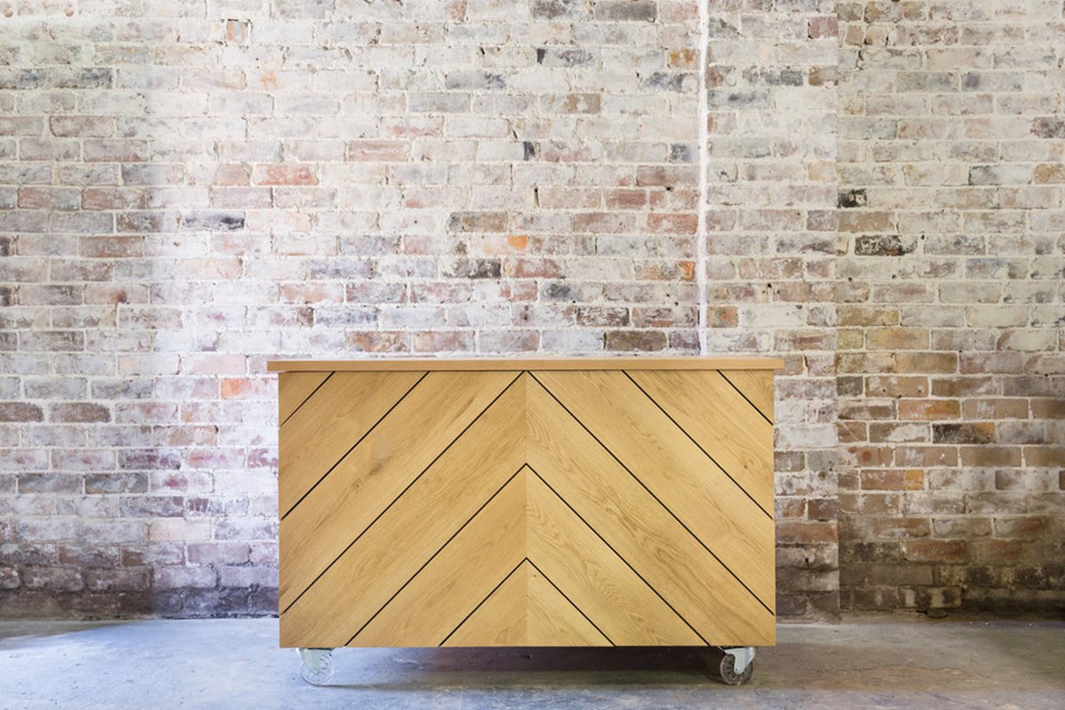 Funktionality's tweet photo. New Stock Alert! Modern, clean lines meets flexibility.  Oak and a solid workbench on the top, our Oak Chevron Bar is a fresh take traditional hardwood bars that will be sure to add a contemporary flourish to any event
.
.
.
.
.
#newstock #bar #oakbar #eventstyling #funktionality https://t.co/IarKFrJqSZ