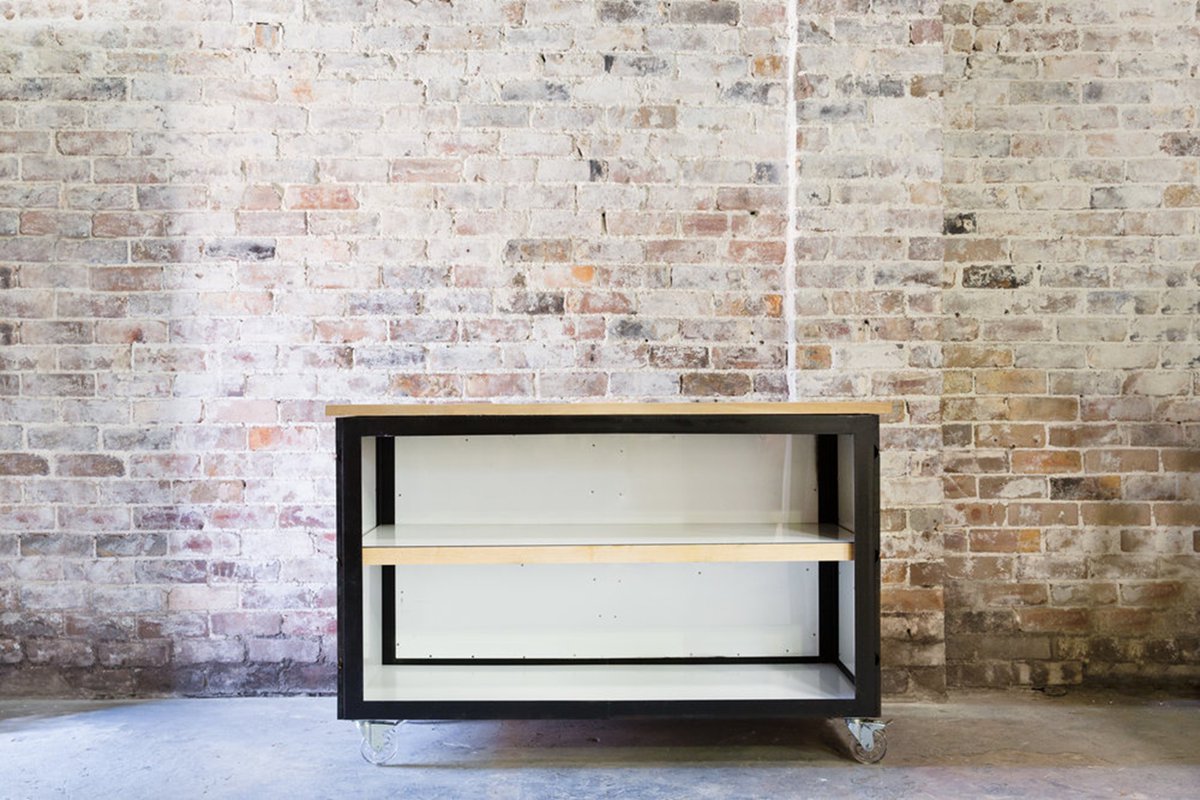 Funktionality's tweet photo. New Stock Alert! Modern, clean lines meets flexibility.  Oak and a solid workbench on the top, our Oak Chevron Bar is a fresh take traditional hardwood bars that will be sure to add a contemporary flourish to any event
.
.
.
.
.
#newstock #bar #oakbar #eventstyling #funktionality https://t.co/IarKFrJqSZ