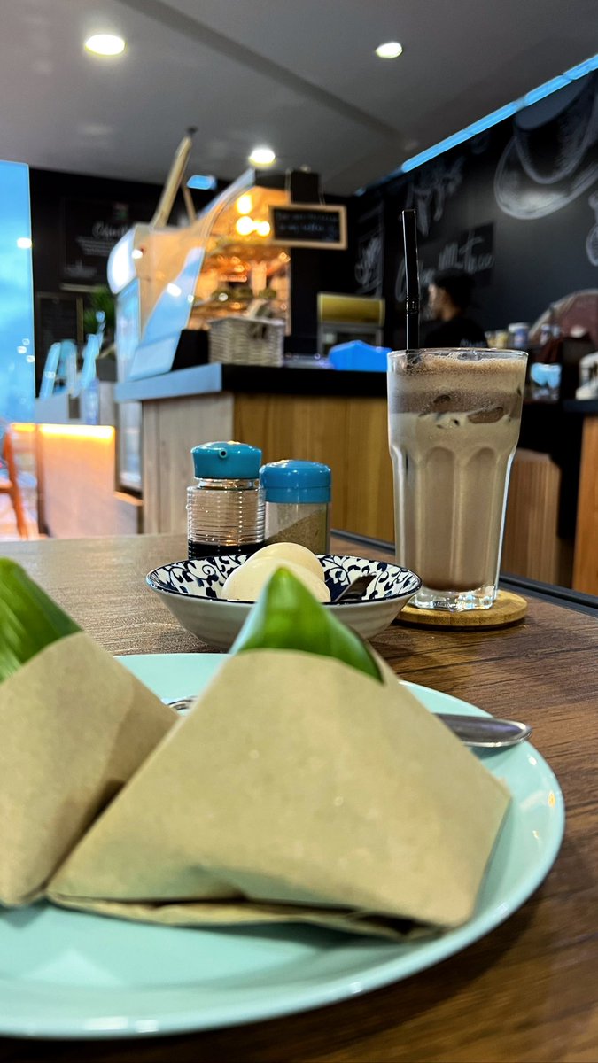 AcabAB's tweet photo. Hey guys! Do come to my newly open coffee kiosk called Coffee https://t.co/U5OtCq0oAs in Subang Jaya located at MBSJ level 1. Open during the weekdays and as early 7.30am until 5pm. There’s a lot of varieties of coffee &amp; pastries. Cozy place to relax &amp; do work. Come &amp; drop by 😁 https://t.co/FGGFOafnRl