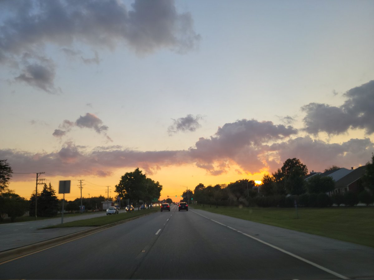 arroyod258's tweet photo. Saw some clouds today and i know i cant be the only one who sees it https://t.co/5cOdCOWq0x