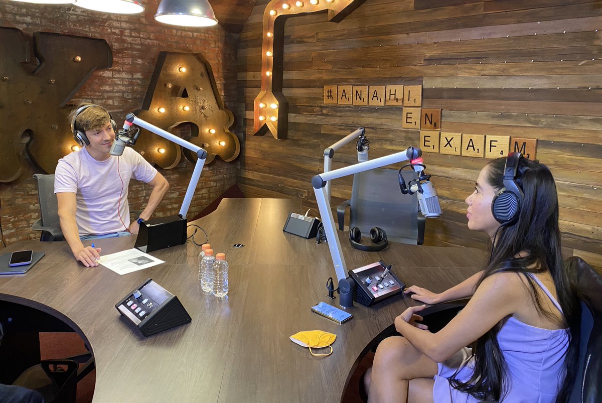 ExaFM's tweet photo. ¡Ya está la entrevista de la tarde en #RogerEnExa con @rogergzz 😎! Estamos con #RaquelRobles hablando de la serie de #MaríaFelix 🎬 en el 104.9 FM 📻
📲https://t.co/N9FMUnZkn1 https://t.co/4mbrwXuaWn