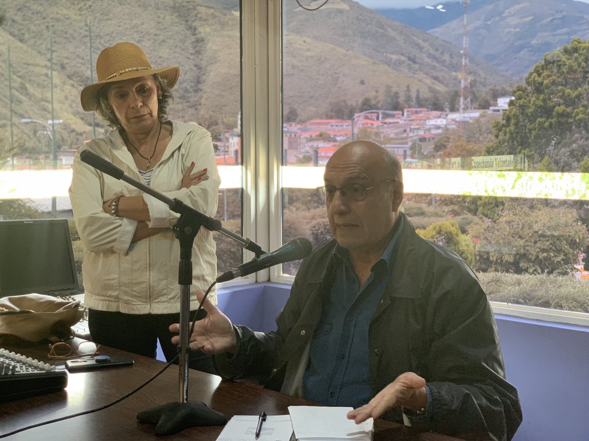 williamsdavila's tweet photo. Agradezco a los mun Rivas Dávila y Antonio Pinto Salinas #Mérida su respaldo de siempre a la lucha democrática.

La Campaña Admirable se inició en Bailadores y el poeta Pinto Salinas dio su vida por la libertad.

Ahora en unidad hacia las primarias. Somos equipo. ¡Todos contamos! https://t.co/Aw7IPvT74N