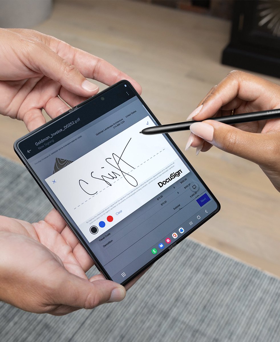 SamsungBizUSA's tweet photo. Foldable mobile devices are helping remote and hybrid workers increase productivity on the go by providing a workstation you can take anywhere.

Find out how the new #GalaxyZFold4 is perfect for empowering your team: https://t.co/04GiAgKy19

#GalaxyforBusiness https://t.co/NyBIGjCUzX