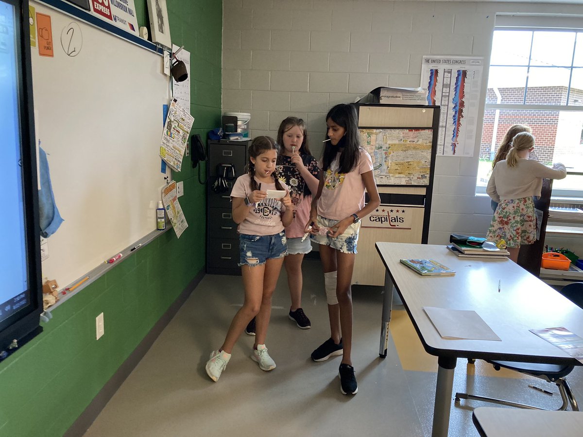 mrHooksHorde tweet media