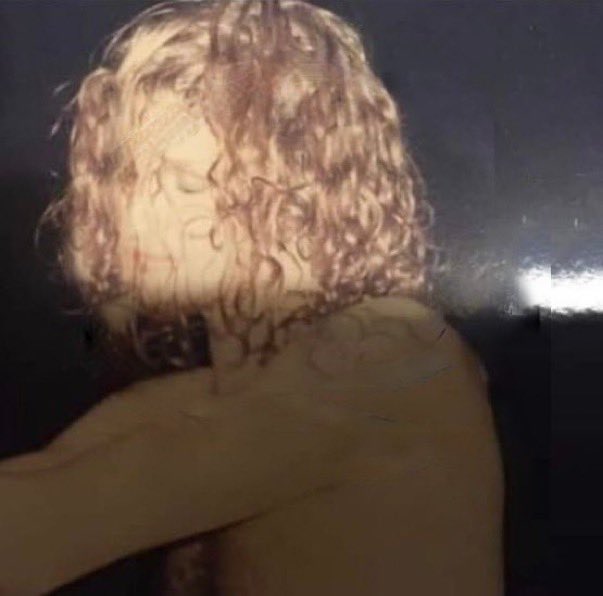 meginchainss's tweet photo. happy birthday layne <3 https://t.co/tZKUBooxSr
