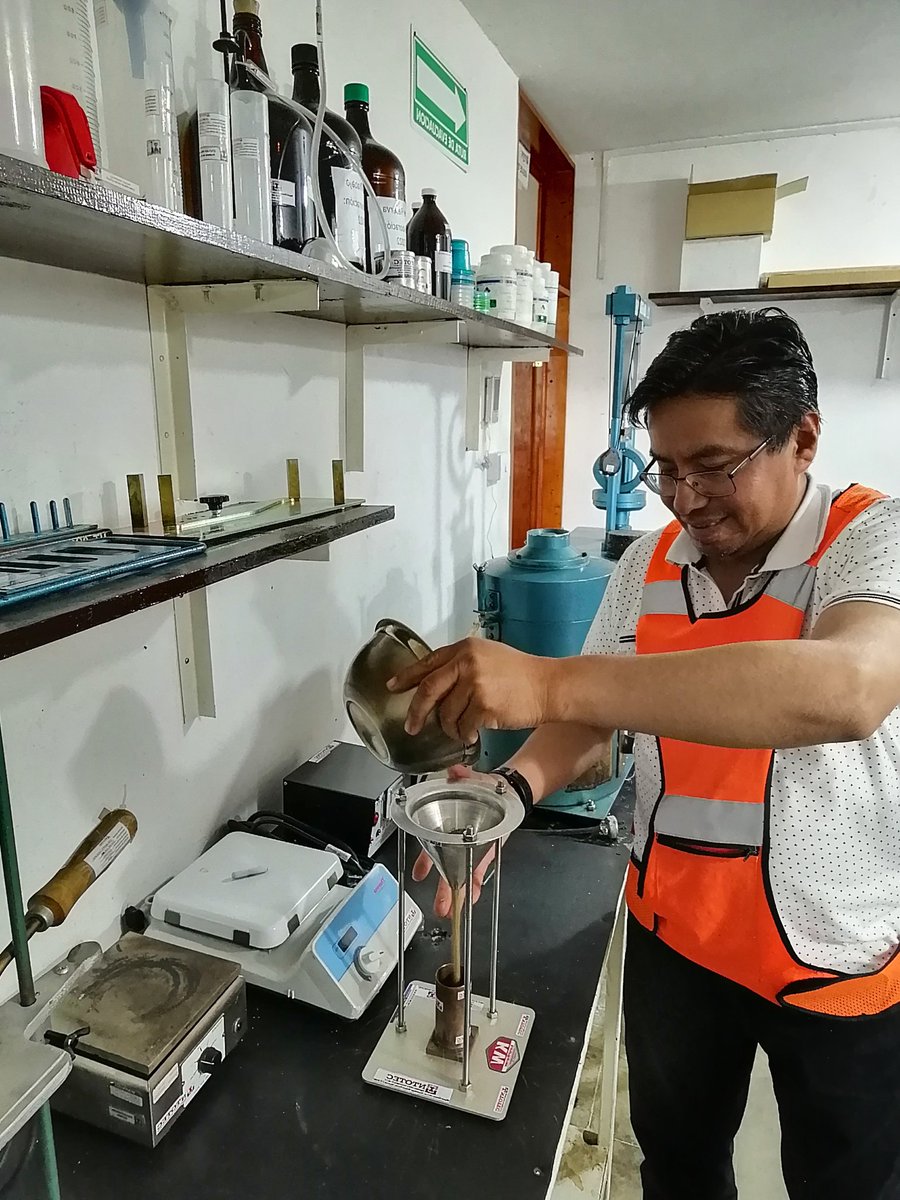 INTOTEC's tweet image. Se realizan ensayos de angularidad en las arenas que se utilizan en la elaboración de mezclas asfálticas.  Ensayos que son requeridos en el protocolo AMAAC.  Solicita tu cotización y con gusto nos ponemos en contacto, para atenderlo.