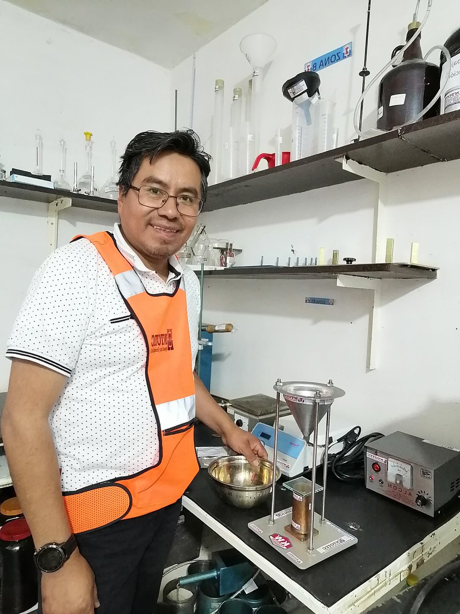 INTOTEC's tweet image. Se realizan ensayos de angularidad en las arenas que se utilizan en la elaboración de mezclas asfálticas.  Ensayos que son requeridos en el protocolo AMAAC.  Solicita tu cotización y con gusto nos ponemos en contacto, para atenderlo.