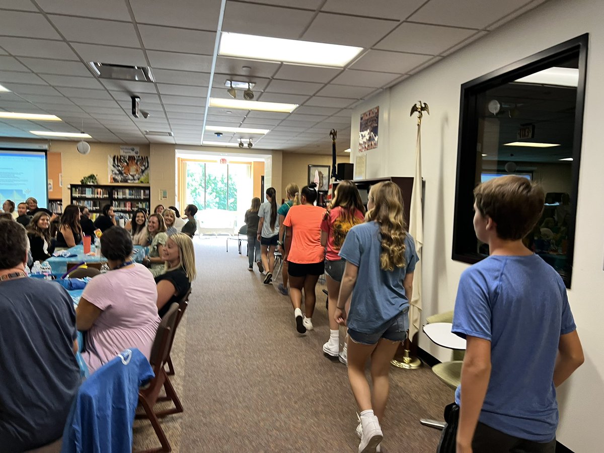 MrsGKthrough3's tweet photo. Even member of our Student Leadership Team joined in on the fun for staff’s first day back!  #Winfield34 https://t.co/DkIvYb85h4