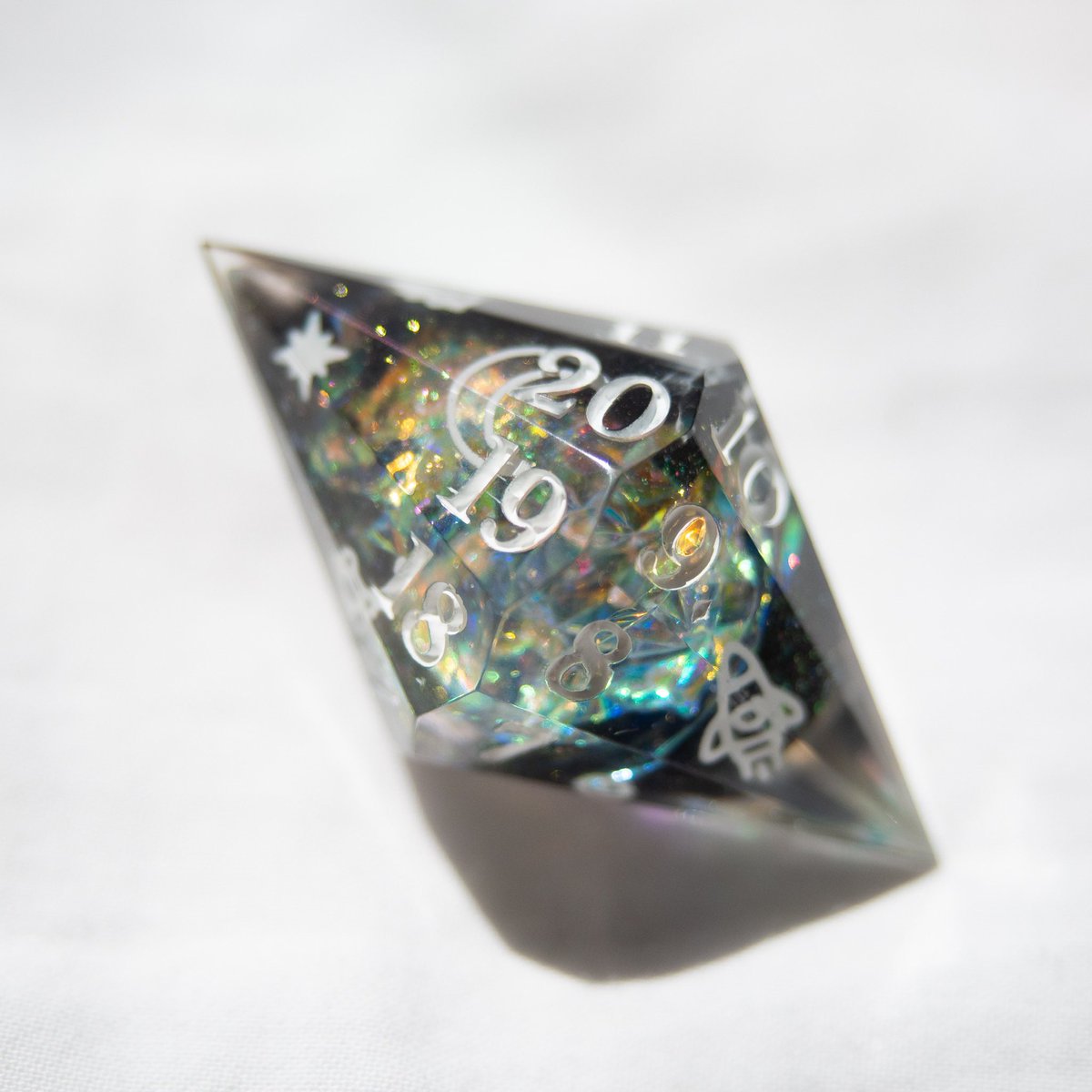 equinoxdice's tweet photo. Meet the newest member of the Equinox Collection - The Pin Down ✨a very pointy spindown d20
we will have a few samples available in our shop restock this Friday, but these will be a new offering moving forward!
#spindown #mtg #handmadedice https://t.co/48QFUUmOED