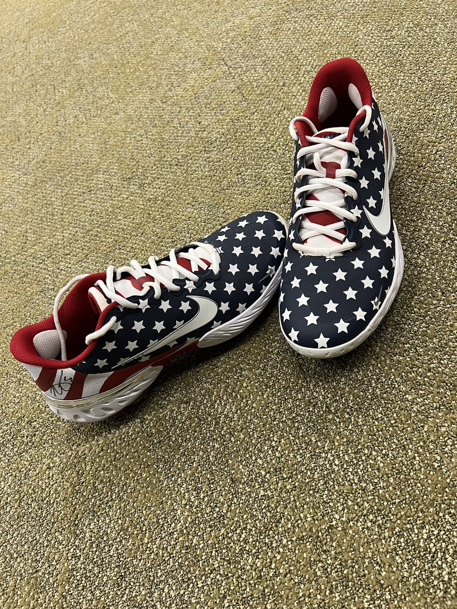 RT this tweet for a chance to win my game used signed 4th of July cleats. Winner will be chosen in 48 hours. Good luck!