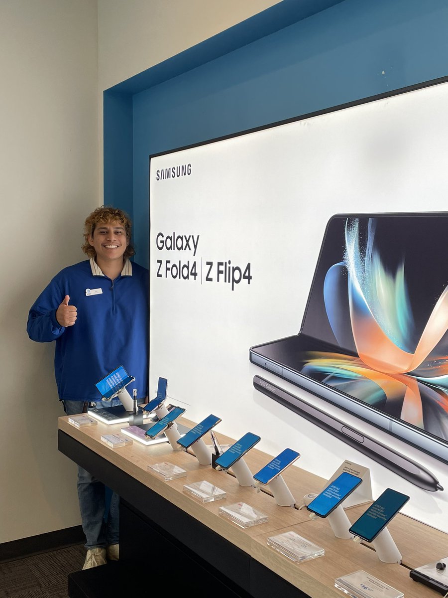 Oooooo that foldable folding, I like dat🤓😩
 @NTXMarket @gowestregion <a href="/NTX_Market/">The NTX Market</a>  #WRFlipFold #NTXMarket