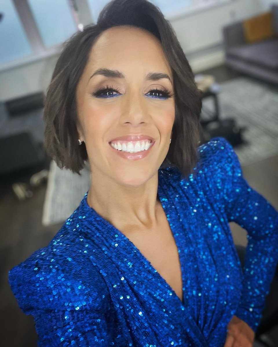 Female Celebrities on Twitter Manrara."