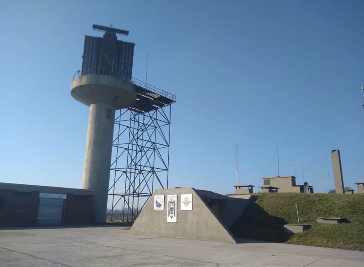 PucaraDefensa's tweet photo. Cómo trabaja el #Comando #Conjunto #Aeroespacial en Argentina
@MindefArg @FuerzaAerea_Arg @EMCOFFA_Arg @ANACargentina @EANAoficial @MinSeg @Armada_Arg @Ejercito_Arg #coae #vigilancia #control @oaci #tai
https://t.co/MaqSw2SvNS https://t.co/ckY0lSlY5h