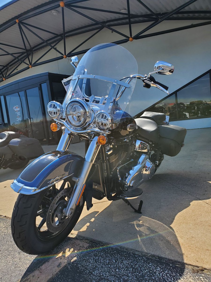 kegelhd's tweet photo. With a Milwaukee-Eight 114 engine, the new '22 Heritage Classic takes nostalgia ripping into a new place!
Available in both Reef Blue or Vivid Black, take a test ride this week & enter to win a $500 gift card!
#kegelhd #harleydavidson #new22 #heritage #softail #classic #flhc https://t.co/aMew8Up63O