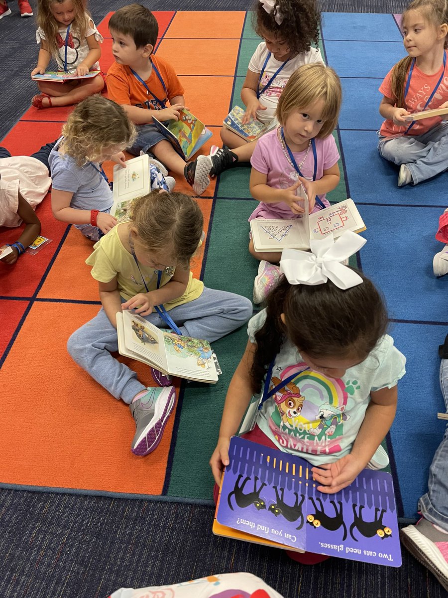 LibraryBay's tweet photo. It was great first visit to library for Pre-k today! #ccisdreads #prekreaders #readersareleaders https://t.co/YNlqNme0td