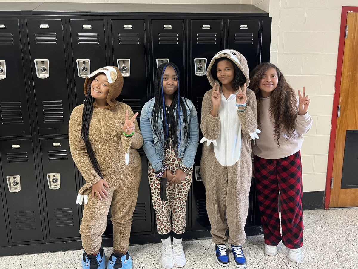 MNPSDuPontTyler's tweet photo. Tyler Be EPIC Week: Day 1 Pajama Day #BeEPIC #LeadWithVALOR #HighQualityChallengingEducation @conley4kids https://t.co/nFyDclsRQ0