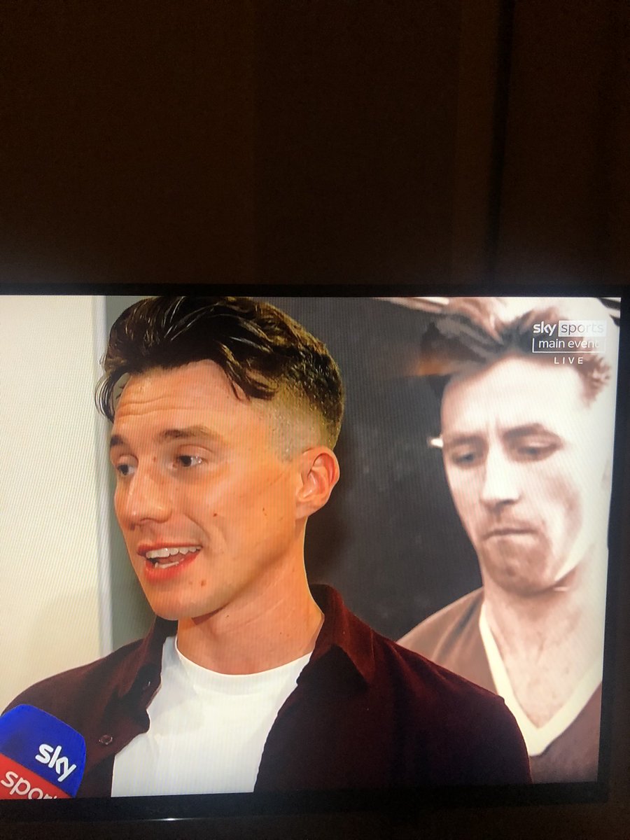 JacobCollyer's tweet photo. Wow @lauriewhitwell did you line that interview up to show off your likeness to Roger Byrne? 😂 This needs discussing @AndyMitten @Ankaman616 @ianirvingtv https://t.co/1ePzTS9axp