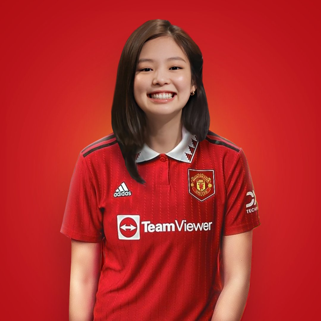 ryanologi's tweet photo. Jennie Kim full senyum #BLACKPINK #pinkvenom #jenniekim #mufc #MUNLIV #smsports https://t.co/fklK1GYOJH