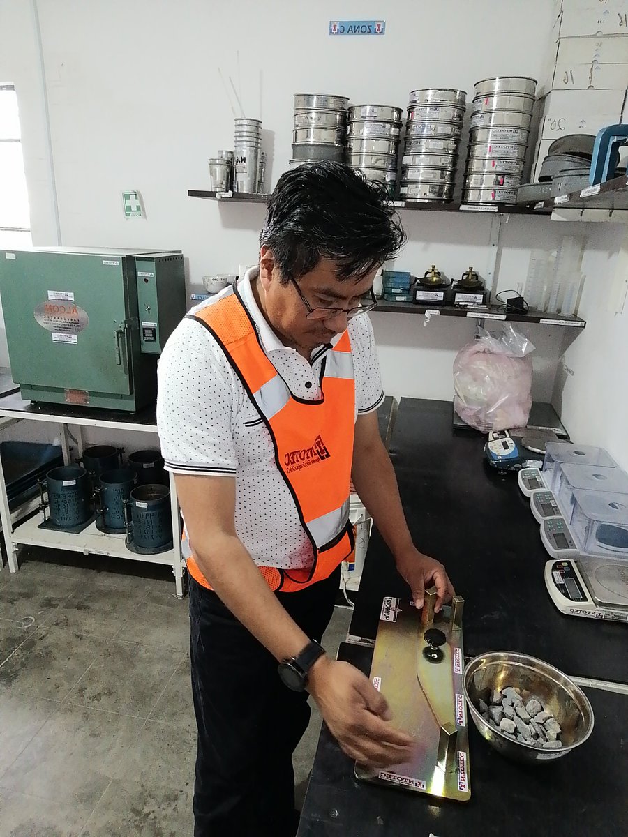 INTOTEC's tweet image. En el agregado grueso que es utilizado en las mezclas asfálticas.  Se requiere conocer las partículas alargadas y chatas.  Por medio del calibrador proporcional que se indica en la normativa ASTM D 4791. Por lo que podrá solicitar su cotización y con gusto lo atendemos.