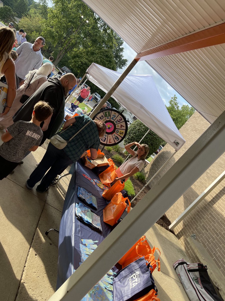 BCTitans's tweet photo. Open House underway!  We are excited to see all of our students and their families! #AlwaysBeATitan #BeBest https://t.co/plEgit0mua