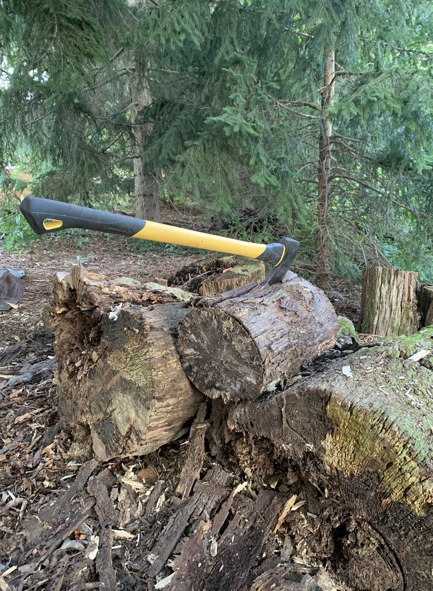 slicedbreadarch's tweet photo. After bossman had me work ALL-DAY on a mass email campaign (can you believe this guy!?) I was able to get some aggression out. Should be enough for a nice fire end-of-summer fire pit with friends. (Thanks to Paul and Phyllis McCann for the awesome firewood rack!) https://t.co/eXLPxXkcvA