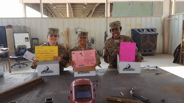 HeroBoxOrg's tweet image. Check out our #HeroCard option! Choose a #Hero &amp;amp; write them an encouraging letter while they're away from home✉️☺️