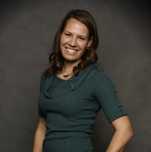 Meet Lois Odegard from Lil' Kountry Boutique. Lois is a mom of three who lives on a farm in Flagstaff County and loves to craft and create. Lois will be joining us as a vendor Thursday at the Flagstaff Fresh Market with her crocheted products!

More: flagstaffcrafted.ca/flagstaff-regi…