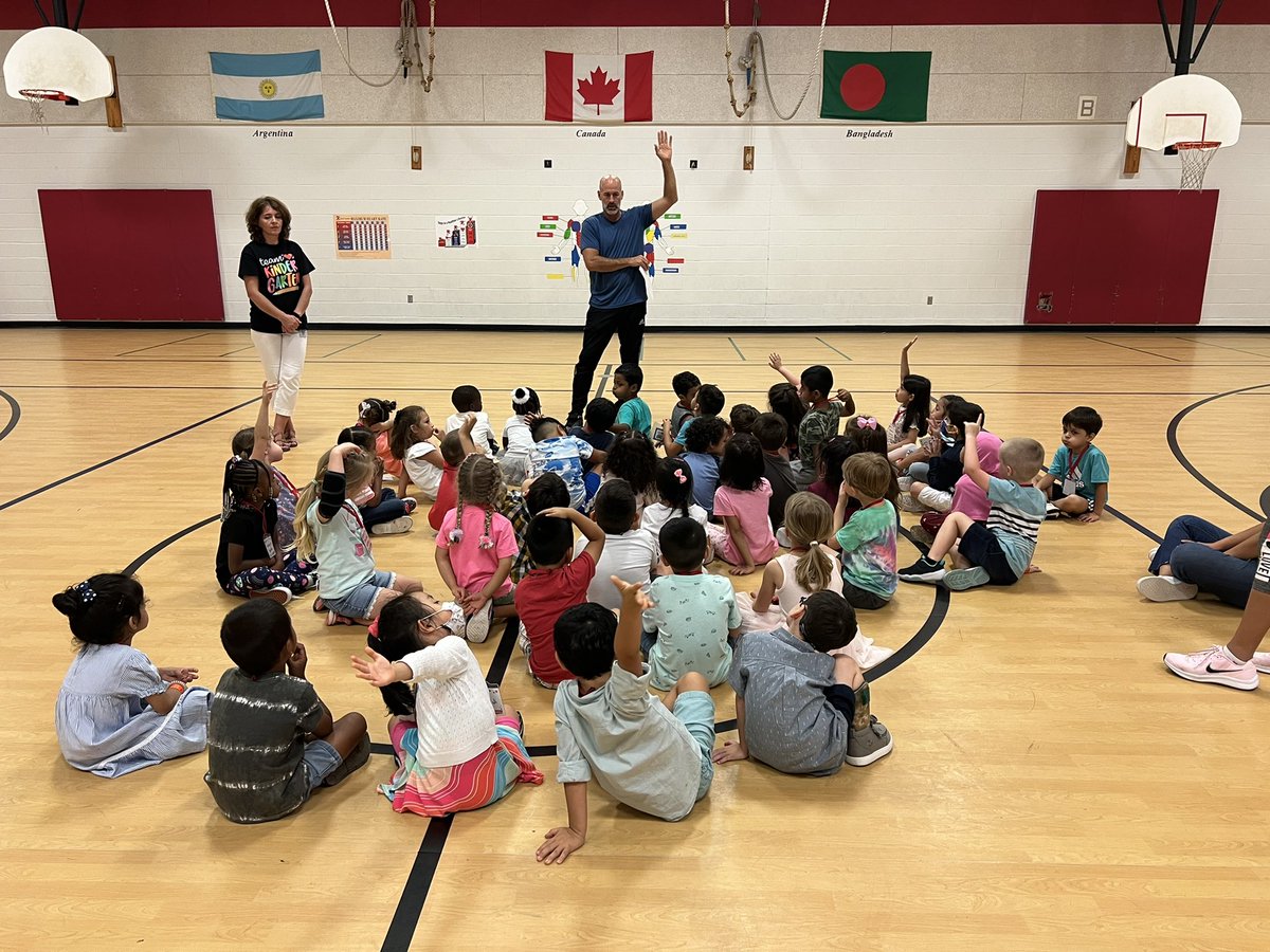 CESKinderKids's tweet photo. All smiles throughout our 1st day! @jtdouds 
#itsaCESthing https://t.co/hsIB5t5LHv