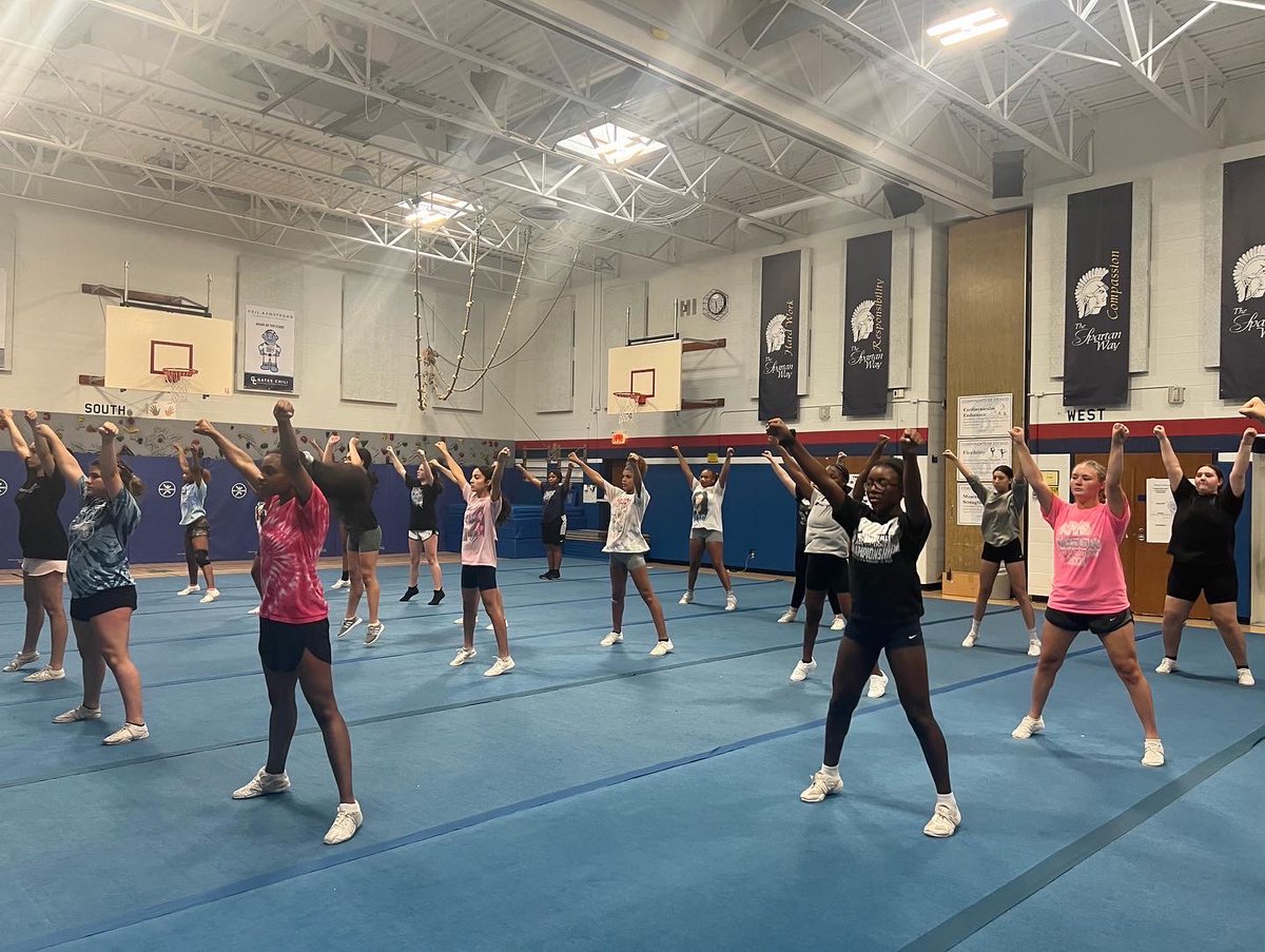 GatesChiliCheer's tweet photo. DAY 1 OF VARSITY AND JV TRYOUTS 💙 Great first day and we’ll see everyone tomorrow! #GCSpartans #GCPride @GCSDSpartans https://t.co/3R34Iby7YB