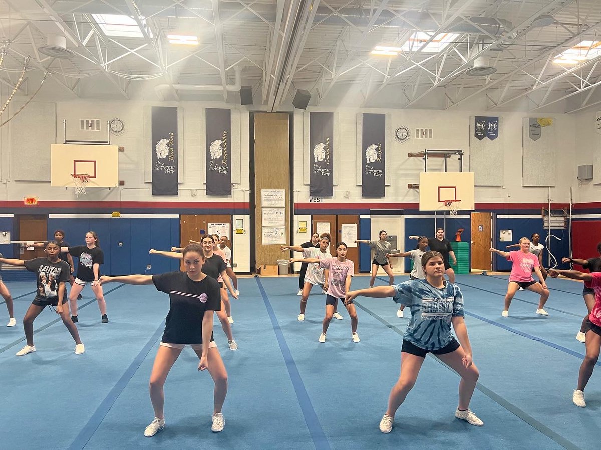GatesChiliCheer's tweet photo. DAY 1 OF VARSITY AND JV TRYOUTS 💙 Great first day and we’ll see everyone tomorrow! #GCSpartans #GCPride @GCSDSpartans https://t.co/3R34Iby7YB