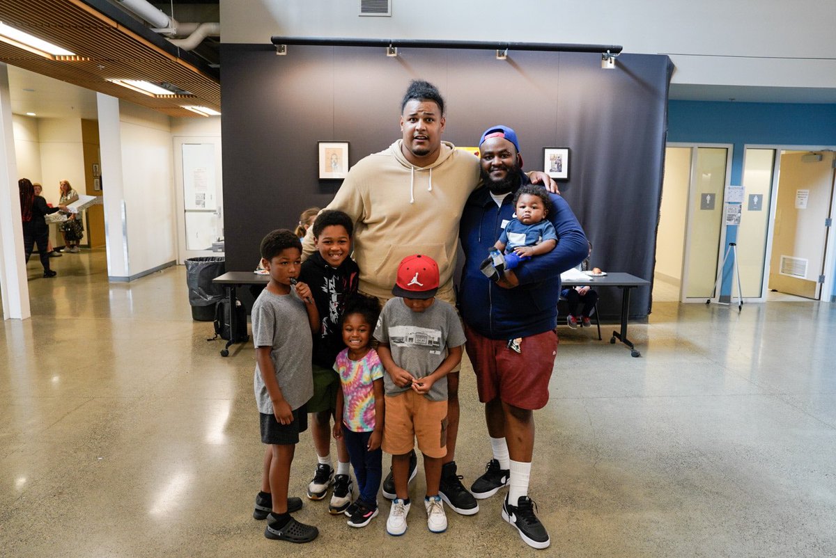 Eastside raised. And Eastside proud. <a href="/zbnfl/">Zach Banner</a> returned to Tacoma this weekend to host a community leadership panel and back to school celebration!

Thank you to <a href="/metparkstacoma/">Metro Parks Tacoma</a> and all of our partners for the work you’re doing DAILY in this community. #BetterTogether