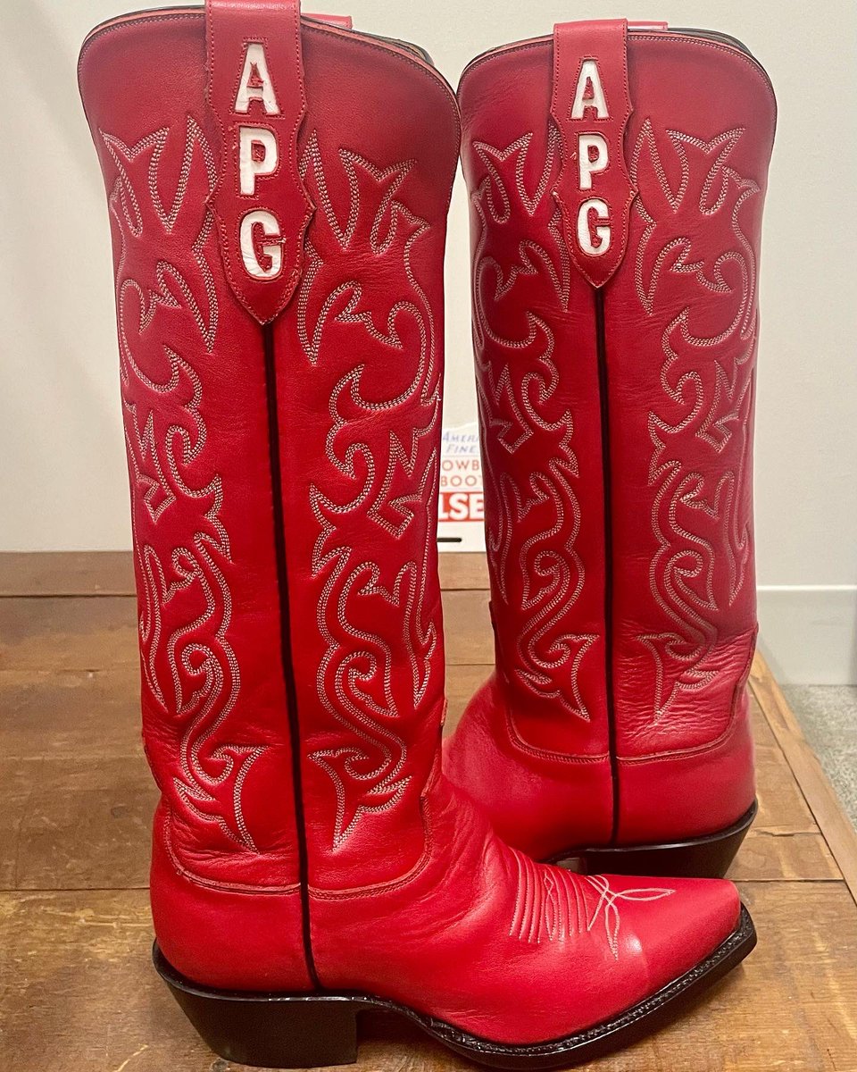 PenaGarzaCo's tweet image. These beauties came in today! @olsenstelzerboots Red calf skin with 16 inch tops, snip toe, fashion heel, and Dixon Vaquera stitch pattern. #RubyReds #countryside