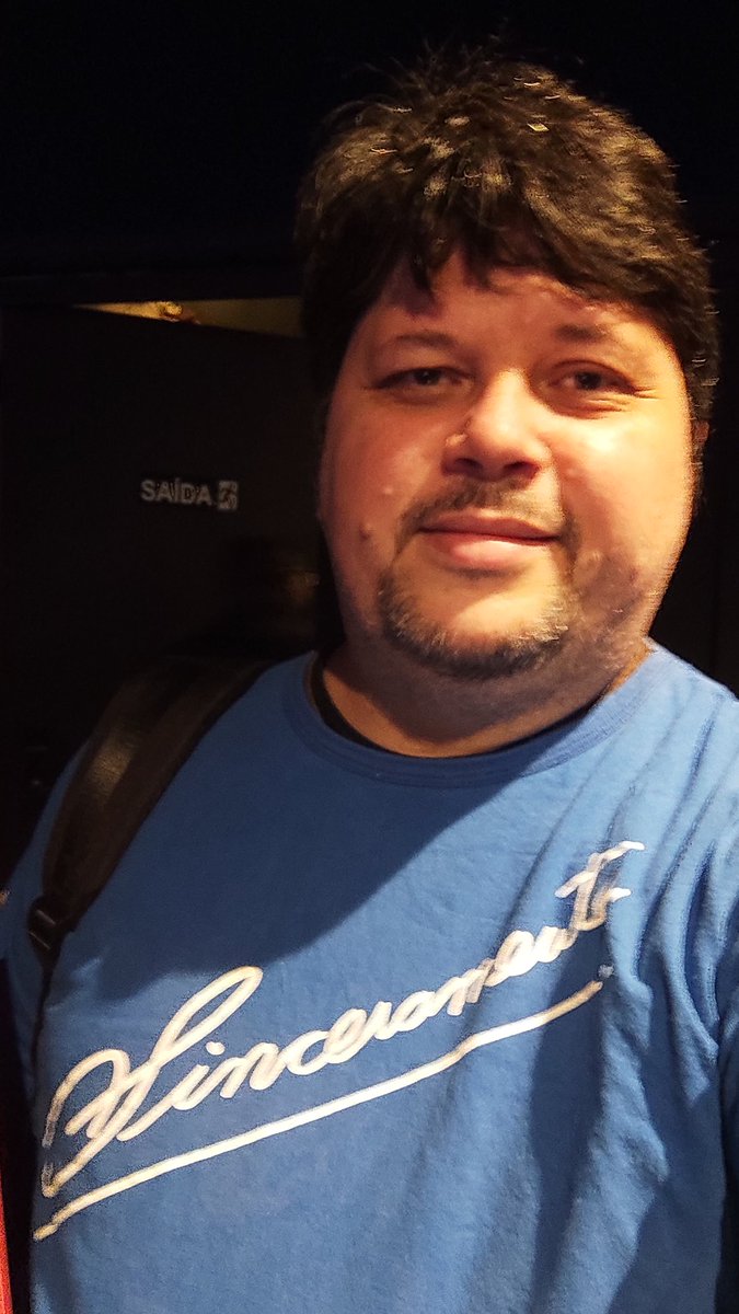 rogeriotomazjr's tweet photo. Lançamento do livro sobre a política externa do governo @LulaOficial (2003-2010) no Memorial da América Latina. Claro que vim a caráter com a camisa da @CFKArgentina ✊🏽🇦🇷
Aqui o livro para download no @inst_lula
https://t.co/ubdE7Qcyil
#oBrasilNoMundo https://t.co/SC3X89TweY