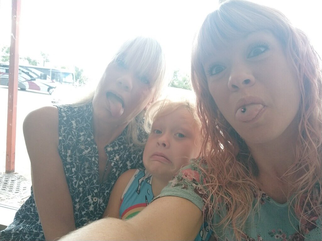 Sherri1101's tweet photo. Sweet and silly! https://t.co/GDwA2vRydv