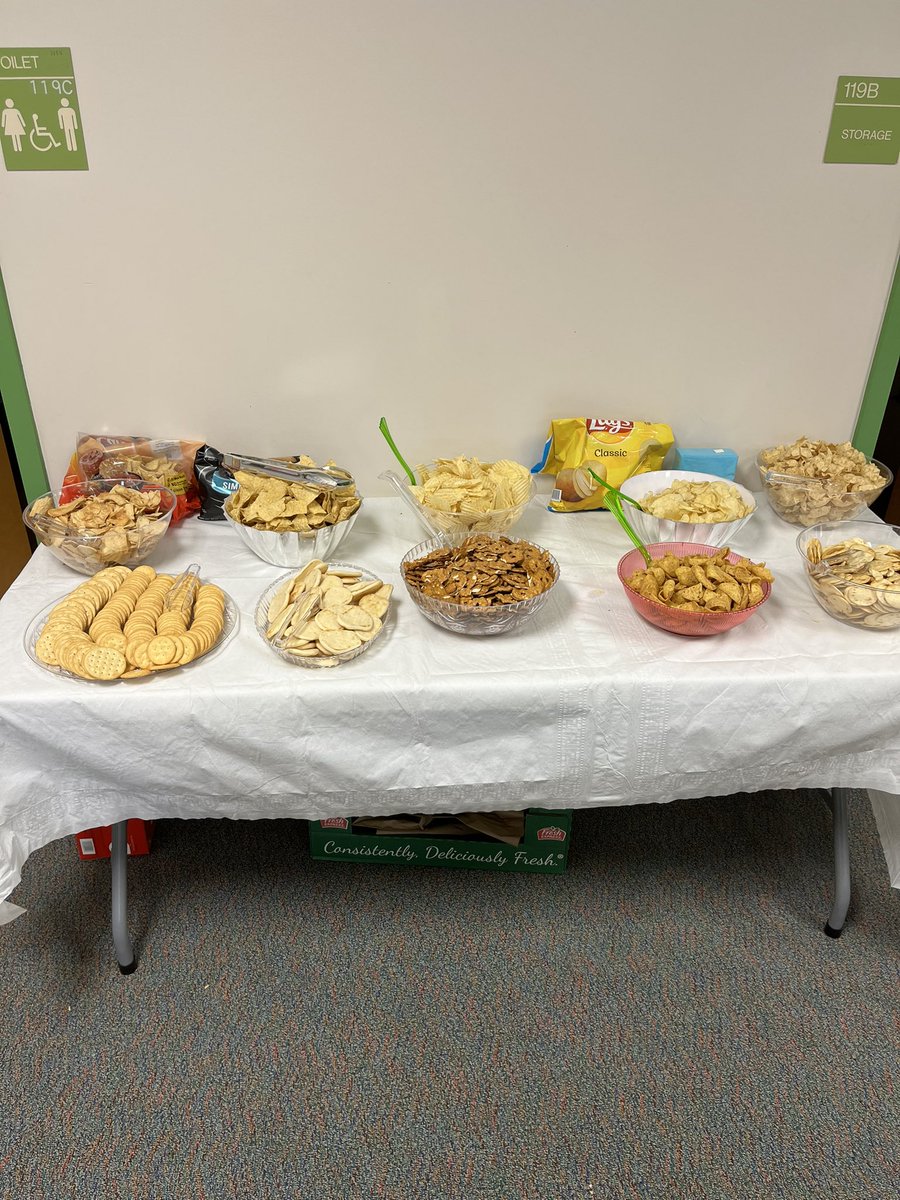 When I dip, you dip, we dip! Thankful for our amazing PTA for putting together quite the spread! 🙌🏼😍<a href="/PTA_SCES/">Sycamore Creek PTA</a> <a href="/SycamoreCreekES/">Sycamore Creek ES</a>