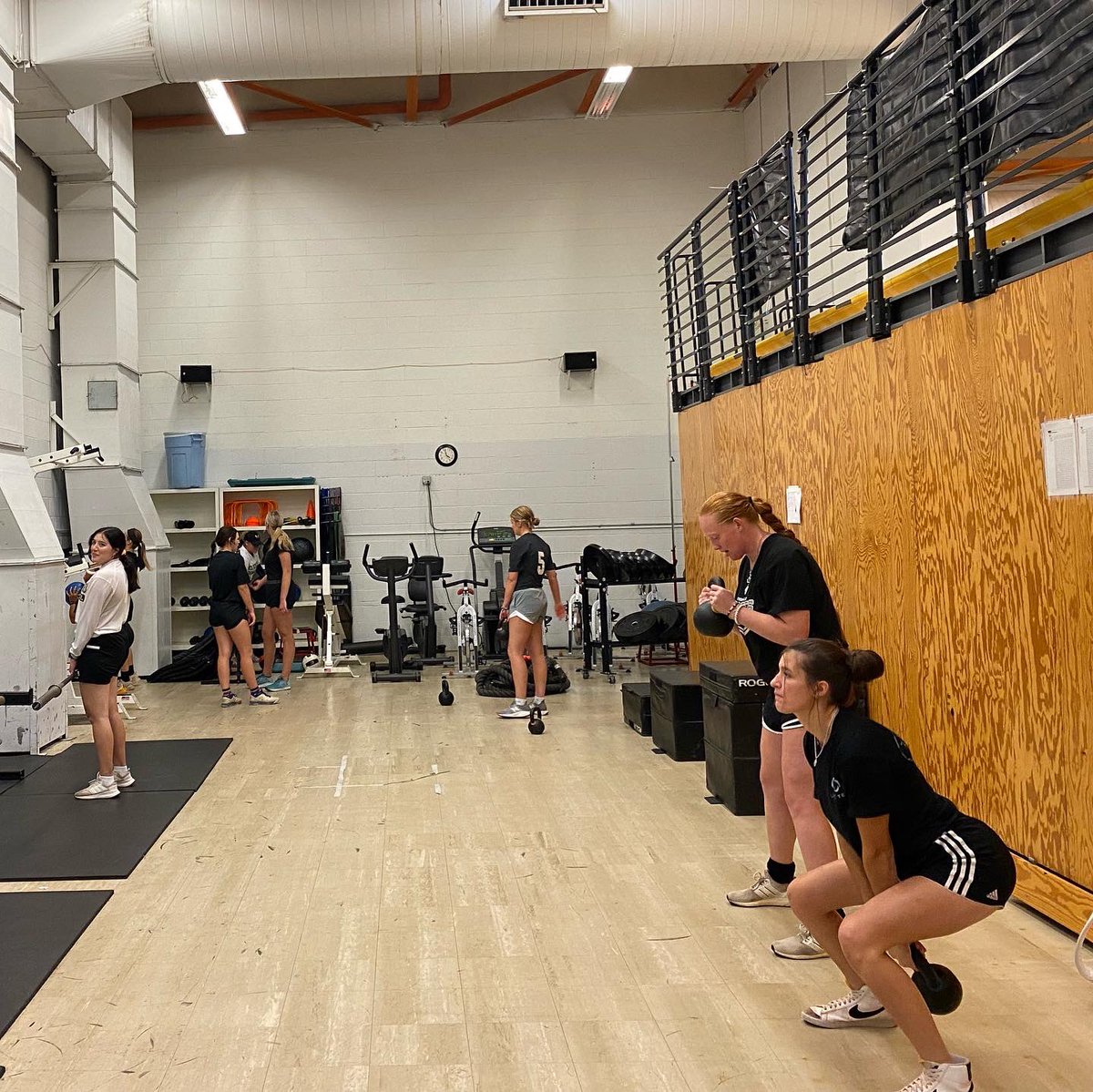 CoyotesDen's tweet photo. We insideeee!!! The rain 🌧 didn’t hold us back from getting on the field #turf And we crushed it in the weight room 💪🏿💪🏾💪🏽💪🏼💪🏻 
#PursueExcellence #BestEffort #TieYourShoes #AIPCREW https://t.co/ArDV7OCyh4