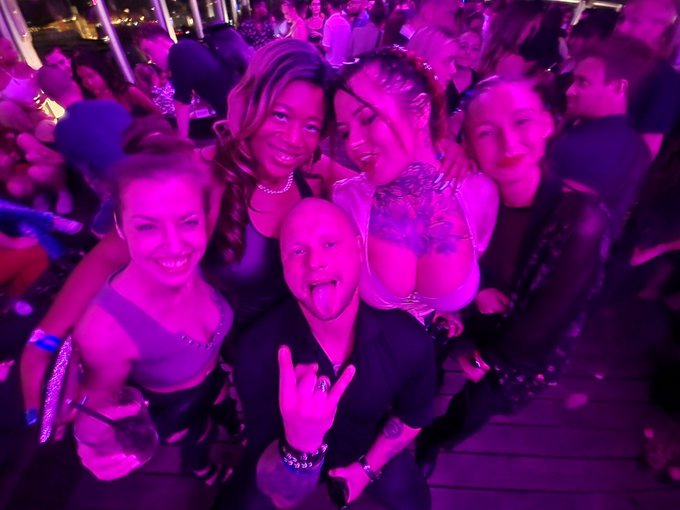 If only I had a replay button on life💞  XBIZ Berlin w/ @Zaawaadi @Sabien_DeMonia @PanDemonium_69 @Queenofbelize1<a href="/tag/mvsales"class="tags"><span>#mvsales</span></a>